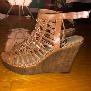 Brown wedges